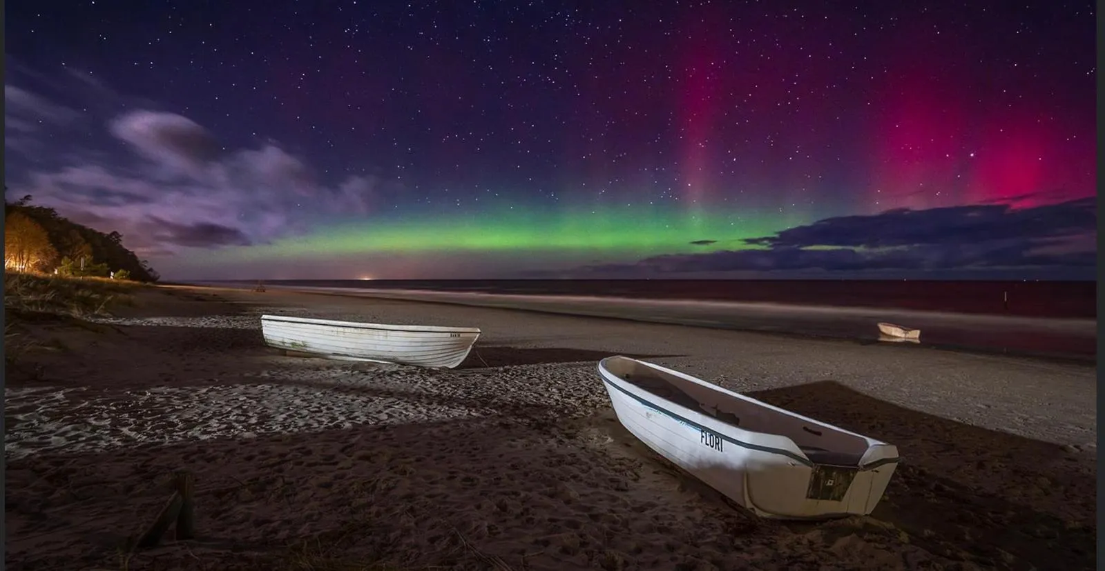 Gras und Fluss von Ferienwohnung Heimathafen & Hafenkante